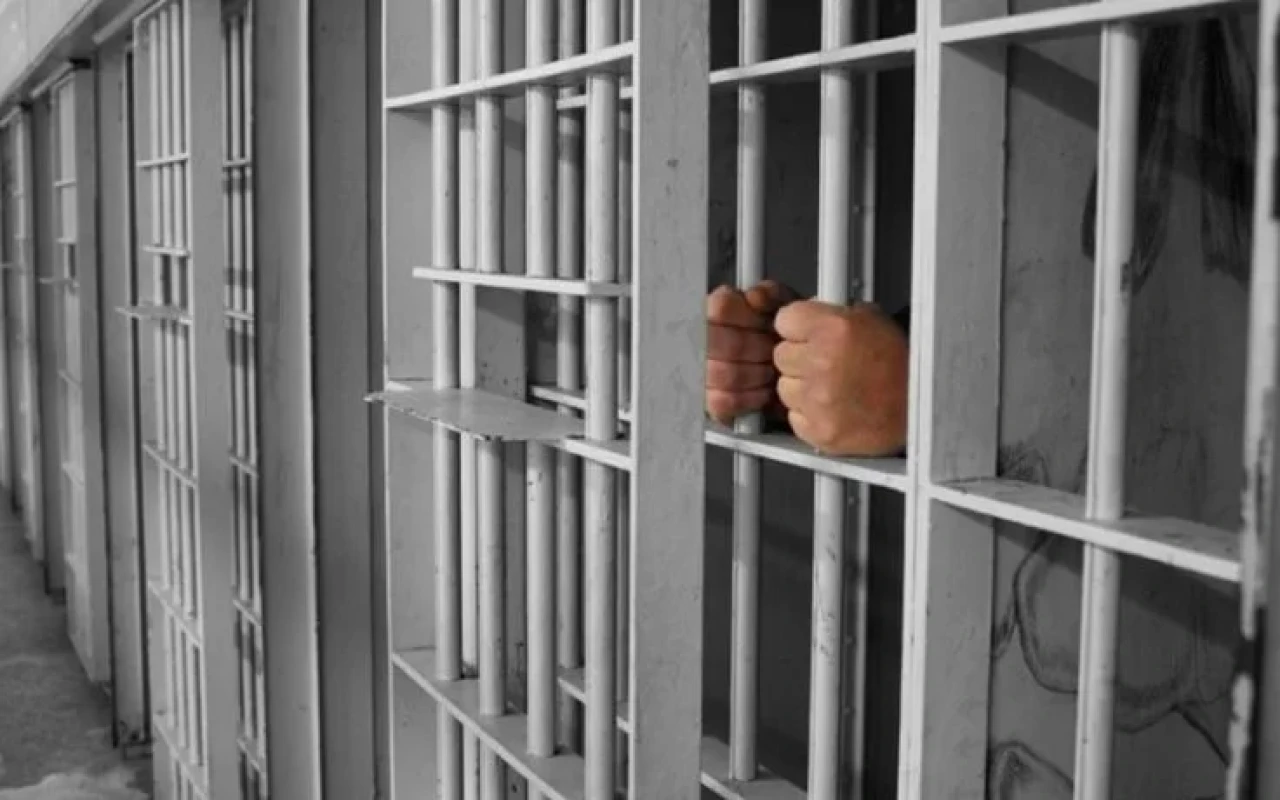 1750842213.azadliqdan-mehrum-etme-novunde-ceza-hansi-nov-cezacekme-muessiselerinde-cekilir-1747717598