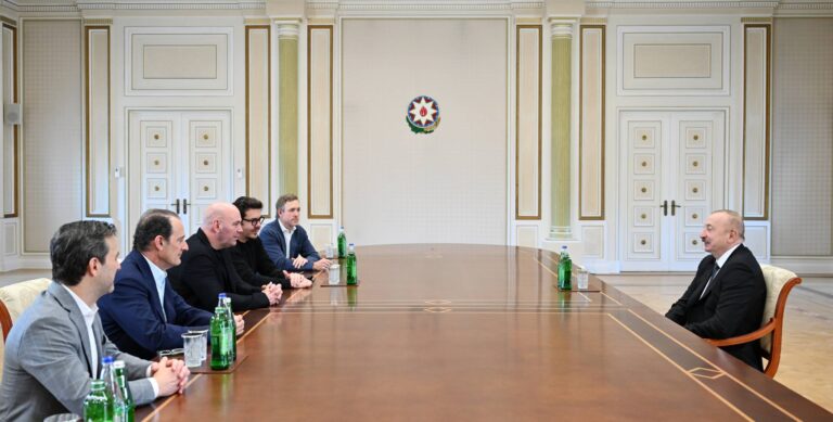 50e99db8cad1077789f8b0bf6bdabd19_9474522