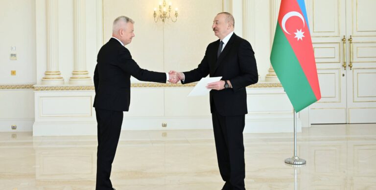 d328cdedb2b52eb8fb823d5c7783122e_2926891