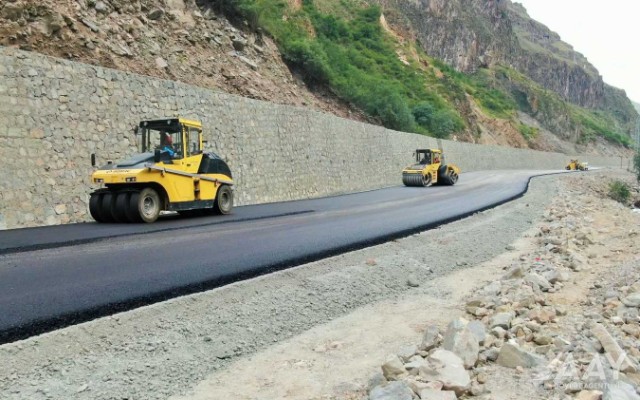 1753425563_toanali_kelbecer_asfalt_1_101753423751