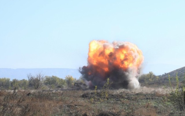 1753527244_b164a416-2552-330a-857e-37ad9f134041_850