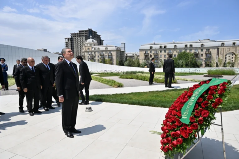 BvZLeJZ1LHUtQhBbeKpyqKL5OmmtsAhQ8PLRSTbt_1200