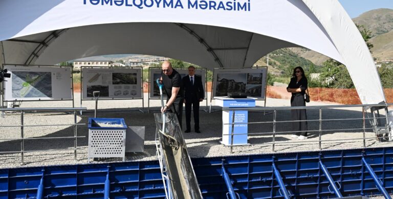 f5ab1d020555ce0194d0aeb7fa451564_2980998