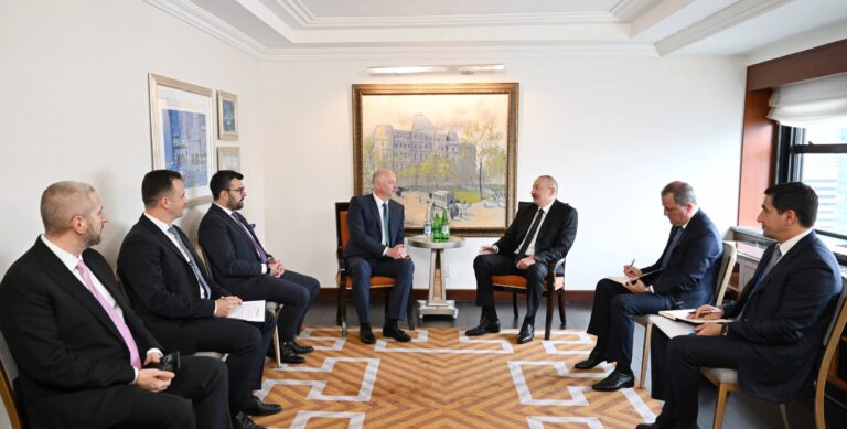 0902de27110feb39f0489280e88c1b5f_2280937