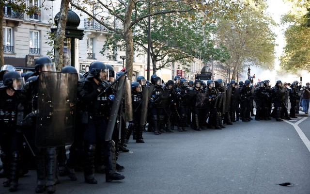 1758214383_2025-09-18T143356Z_1848357240_RC2EUGA4W5XY_RTRMADP_3_FRANCE-PROTEST-pic_32ratio_900x600-900x600-81148