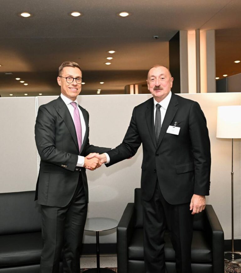 1758651996_957181707aaf7d18078c5c564f49323c