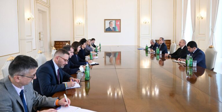 903981426c4d98b41b2d36239c7a6d7a_4021849