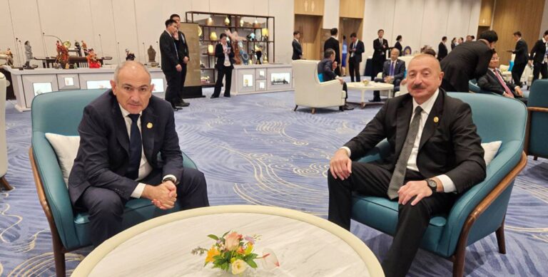 e925abbc66136178dfc0aea4f209d741_6854123