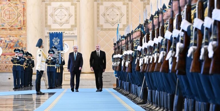 5b57e29b81e9adc5a97e31299554efb1_2235702