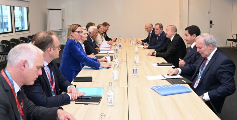 f25adab6cffdd23c1afbf04ffb4a308b_1921742