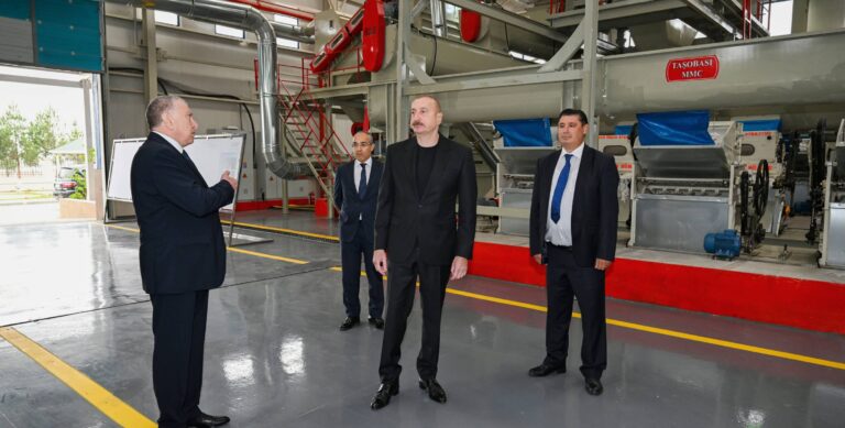 f77f4089171cc1a71a45fa27dcc29b1d_2359711