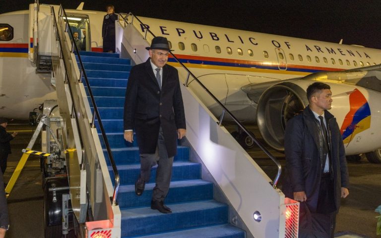 1763648142.photo_5260672044217601065_y