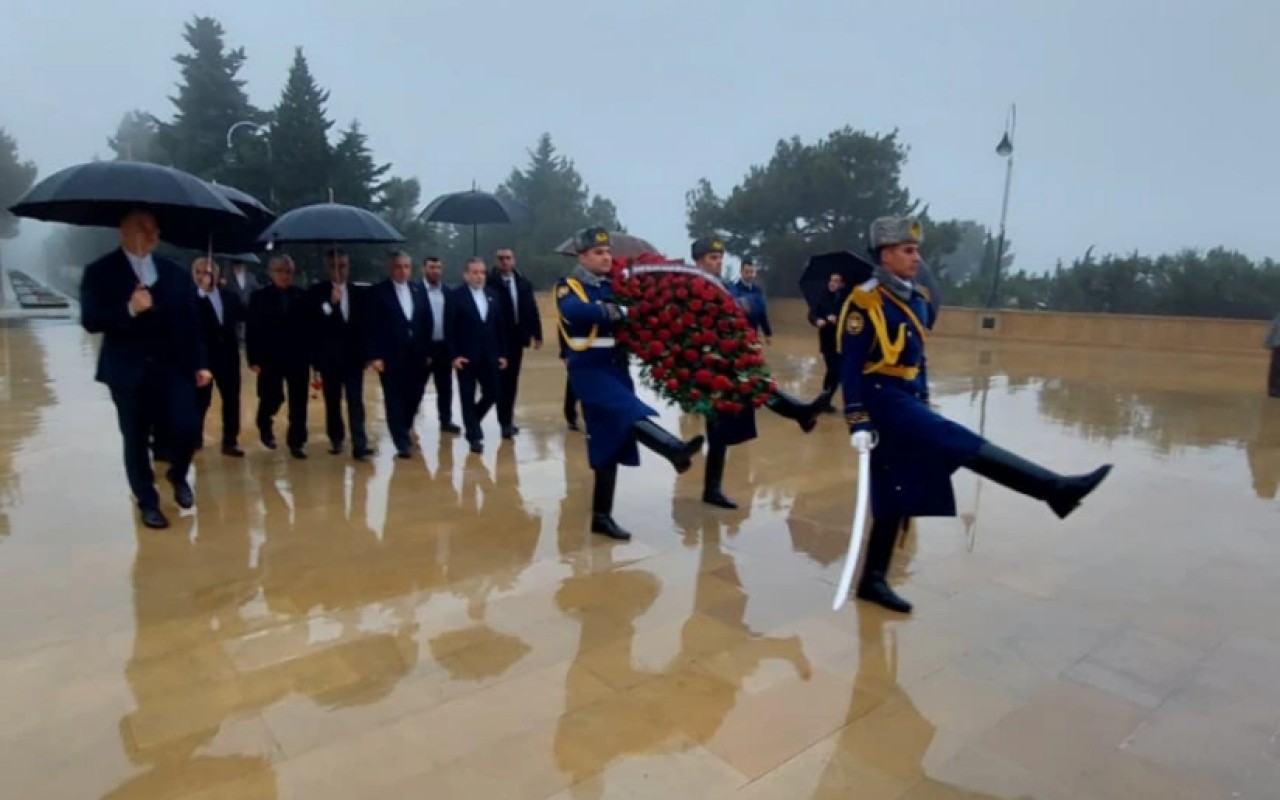 1765180621.rQjBCmvXXzdgy0wKSXKPj4aEccEYhiP5A8errH3E_825