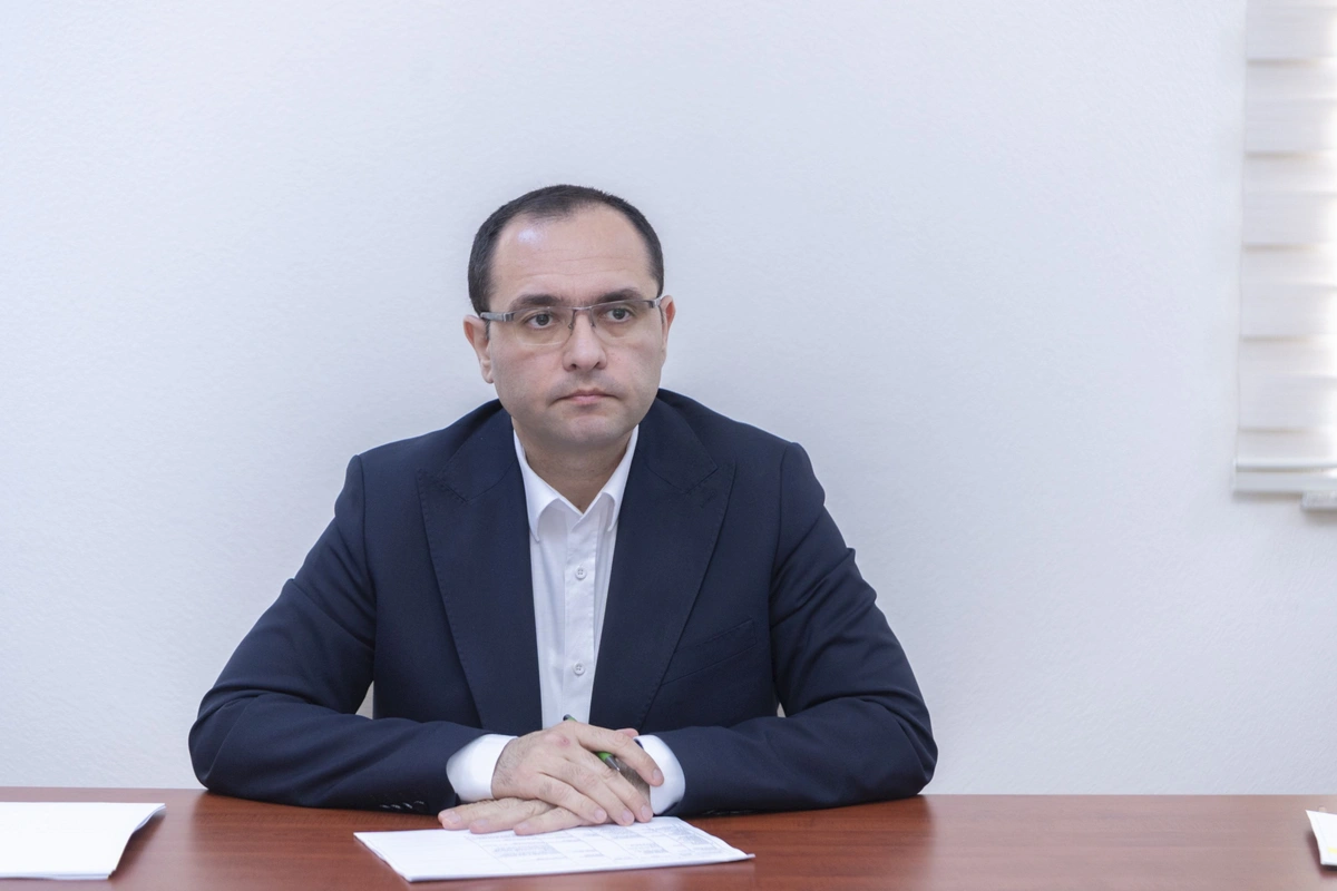 5943a8c5-7833-3bc3-9fa6-6ba7f84871e4_1200