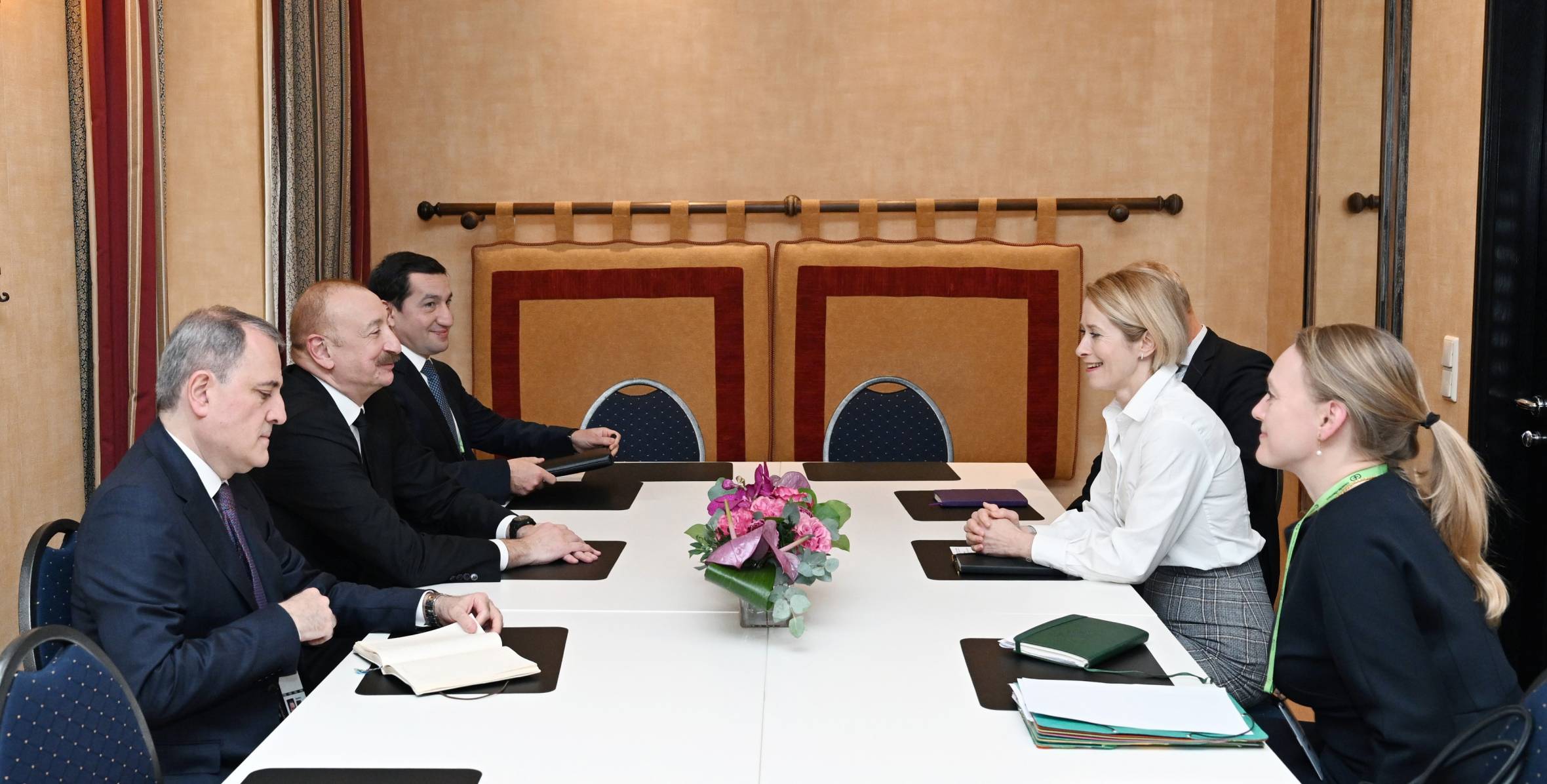 3a2afade7975c5f8bd94b5a37d87f15a_3185242