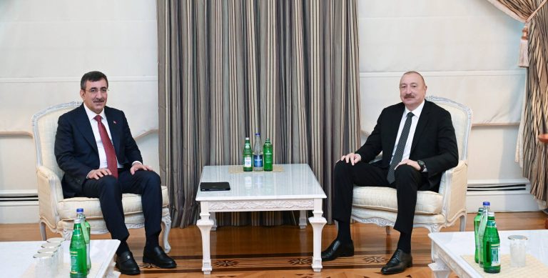 53bcaa760cc665c4140b94d1cc6b4083_2546477