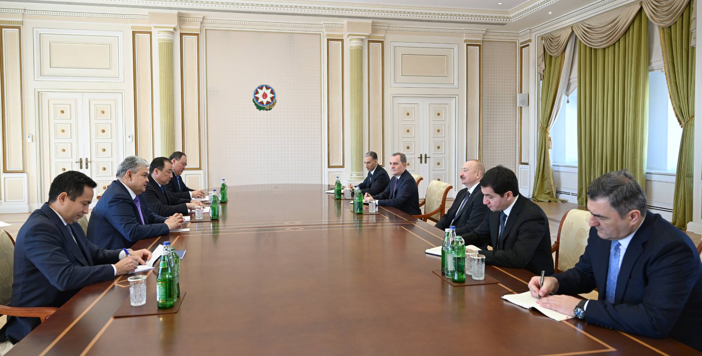 7ce6001bf8aceaaa296365cf782555bd_4267985