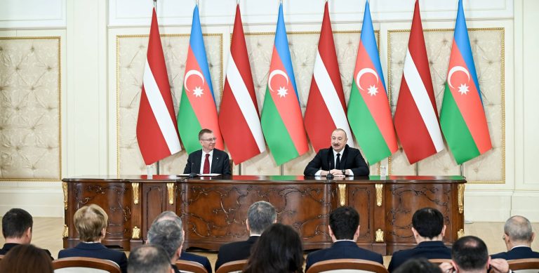 a54f592610e18479691b9f7e04b5b4ee_9662612